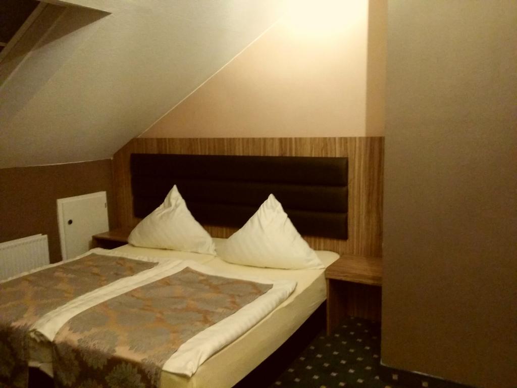 Abant Hotel Frankfurt โอเบิร์ทสเฮาเซน ภายนอก รูปภาพ