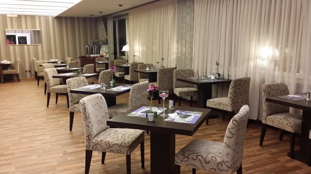 Abant Hotel Frankfurt โอเบิร์ทสเฮาเซน ภายนอก รูปภาพ