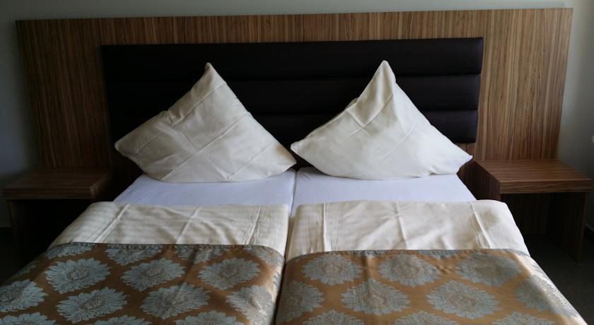Abant Hotel Frankfurt โอเบิร์ทสเฮาเซน ภายนอก รูปภาพ